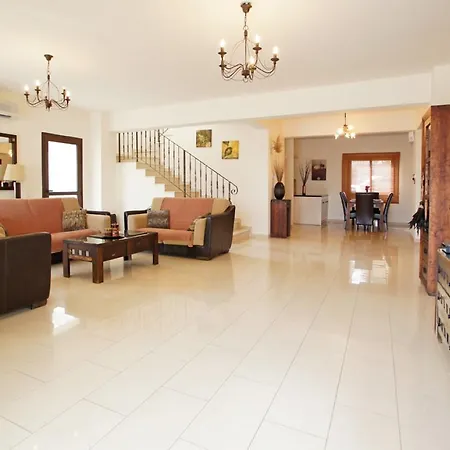 Villa Isadora Paralimni