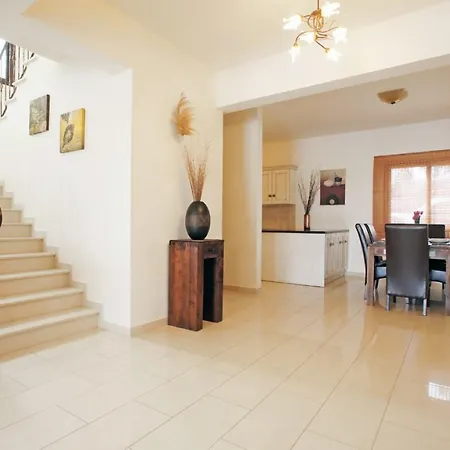 Isadora * Paralimni